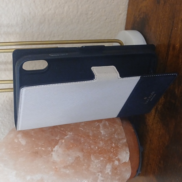 Kate Spade Black and Beige Sylvia Magnetic Folio Cellphone Case - Picture 3 of 8